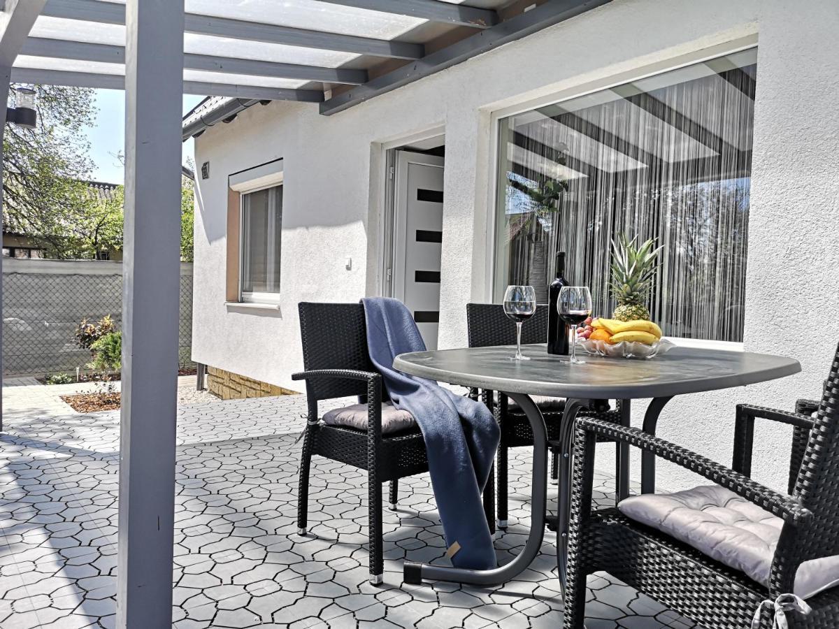 Otium Wellness Apartmanhaz Balatonakarattya Ngoại thất bức ảnh